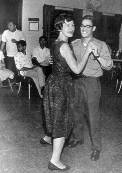 bruce-lee-on-a-dance-floor