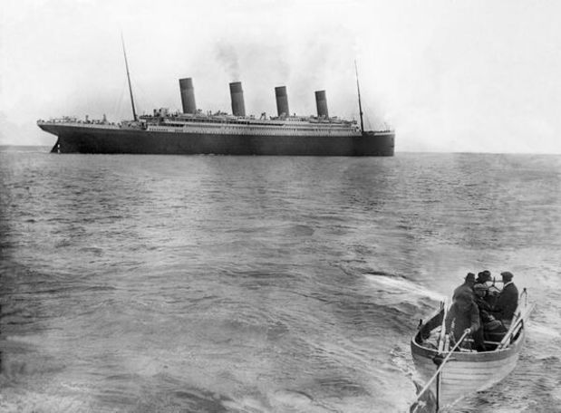 the-last-picture-of-titanic-taken-before-it-sunk-1912